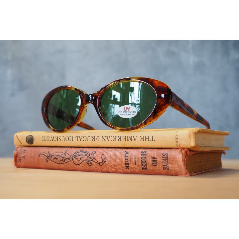Vintage 1990s Y2K Sunglasses NOS Rockabilly Pin up Beach Retro Festival